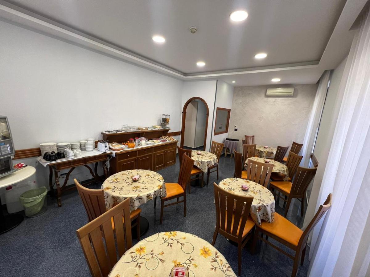 Hotel Ercoli House Rome Bagian luar foto