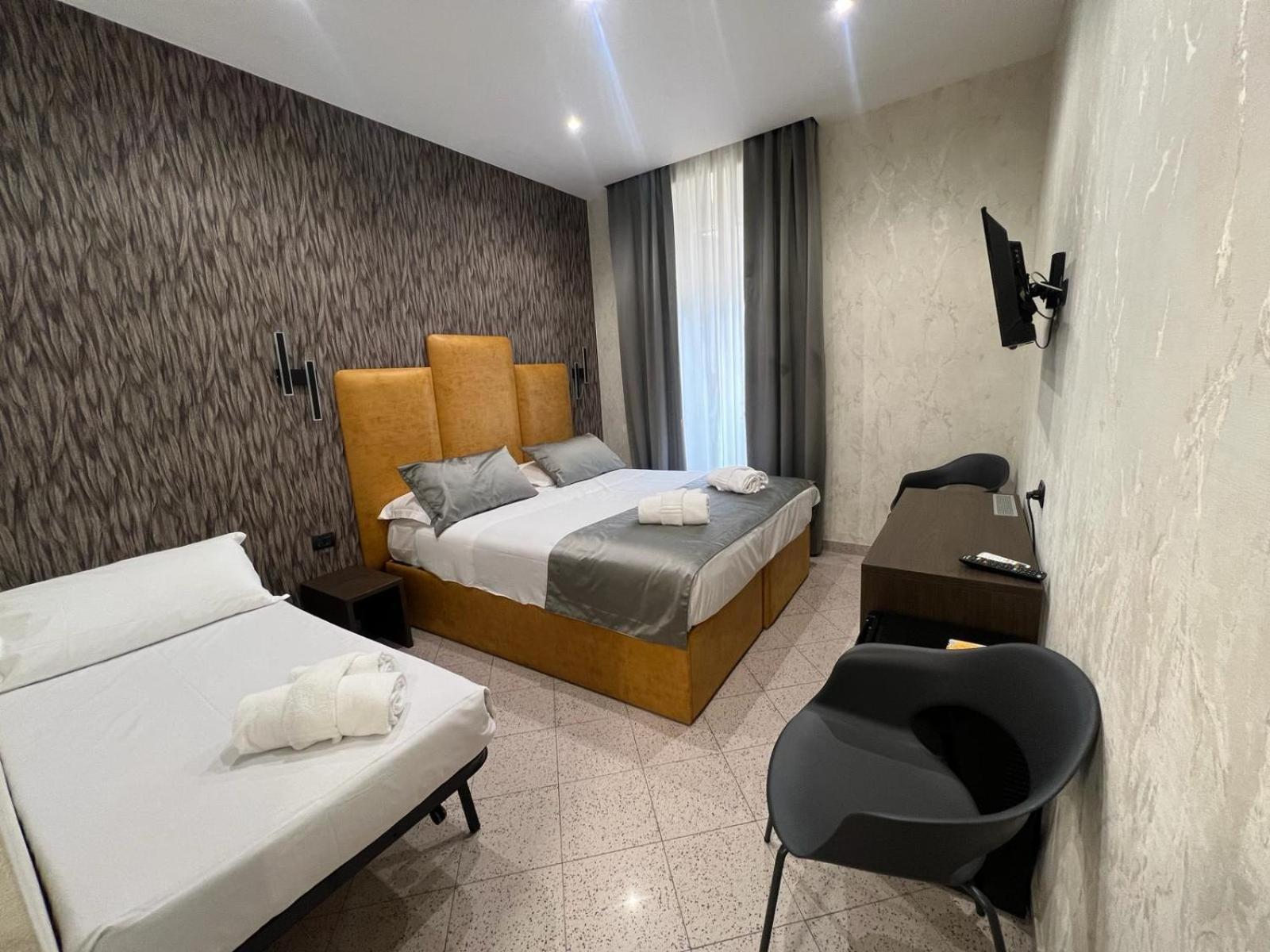 Hotel Ercoli House Rome Bagian luar foto