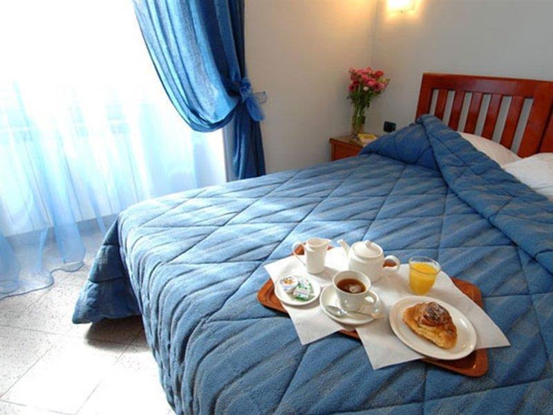 Hotel Ercoli House Rome Bagian luar foto
