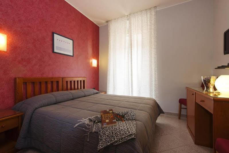 Hotel Ercoli House Rome Bagian luar foto